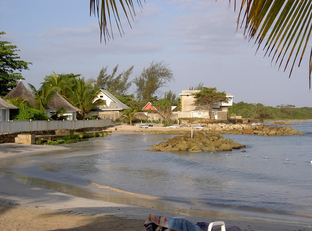 Отели на пляже в Ранэвэй Бэй, Ямайка – фотографии Ямайки