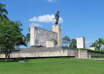 Памятник в Санта-Клара, Куба. Фото 1 – фотографии Кубы