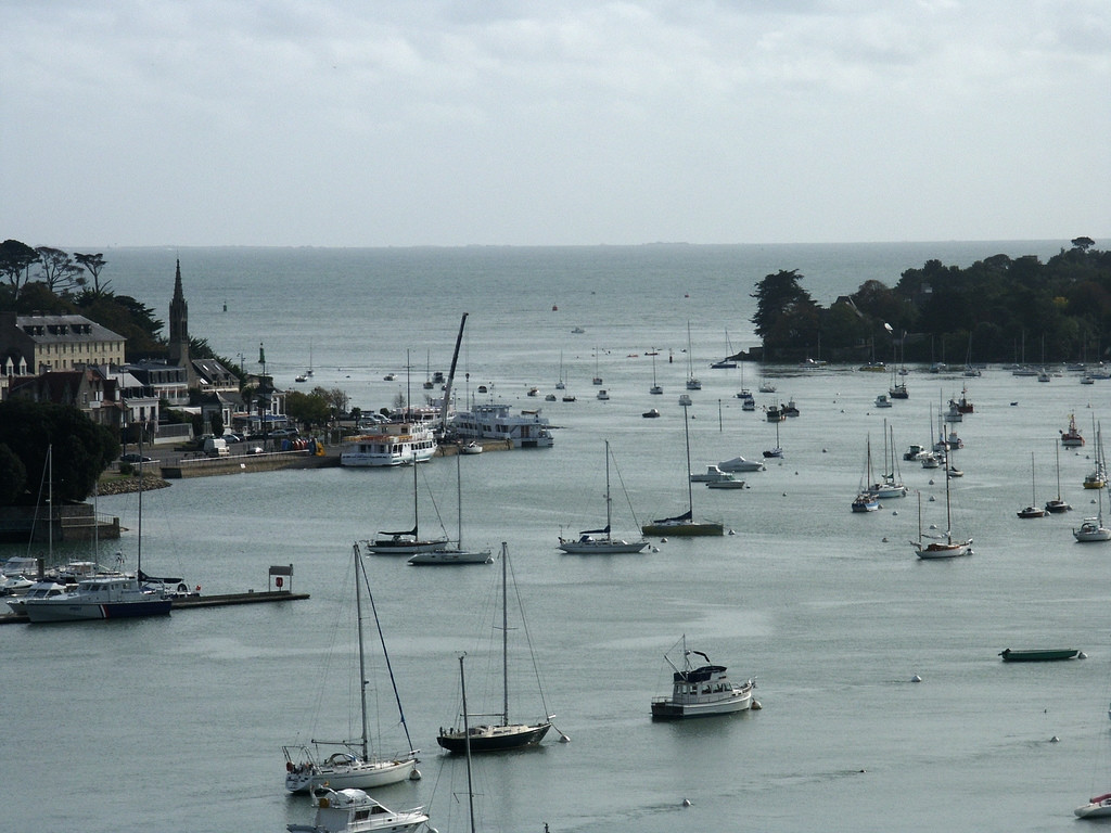 Лодки и парусники в Беноде, Франция – фотографии Франции