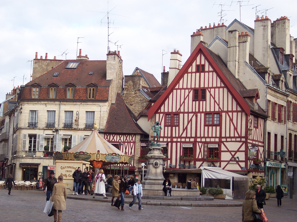 Площадь в Дижоне, Франция. Фото 1 – фотографии Франции