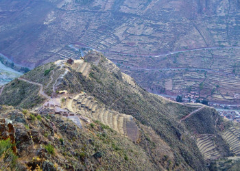 Панорама города Писак в Священной долине Инков, Перу – фотографии Перу