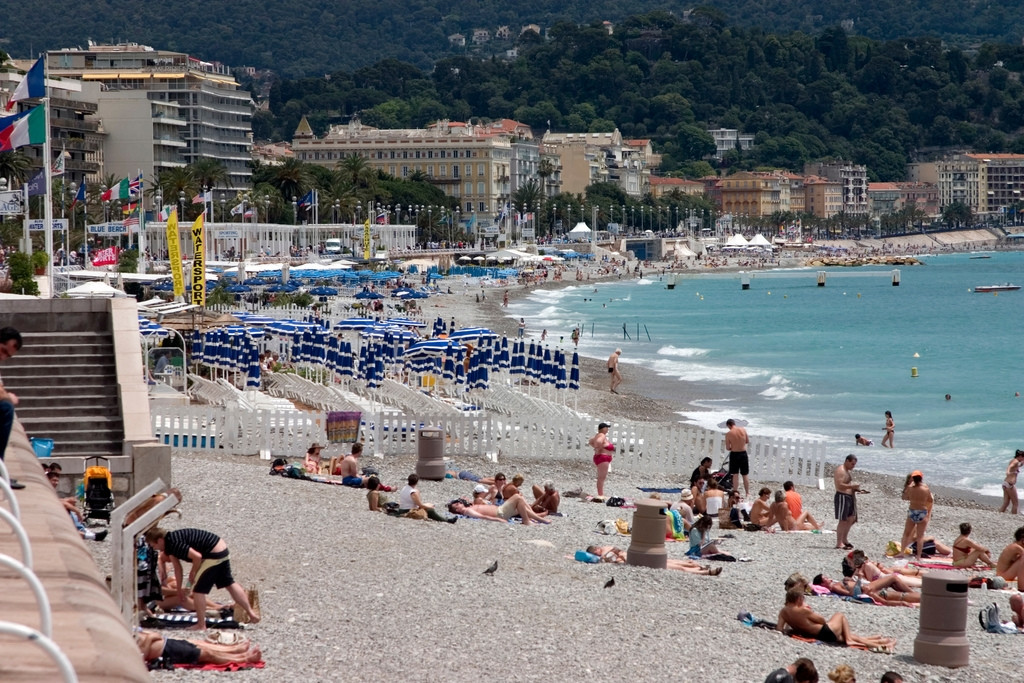 Пляж в Ницце, Франция. Фото 2 – фотографии Франции