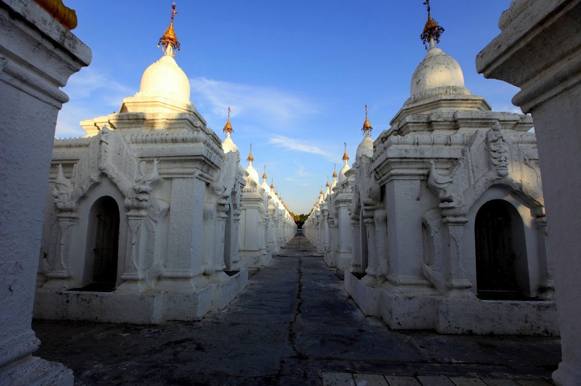 Пагода Кутодо (Kuthodaw Pagoda) – фотографии Мьянмы