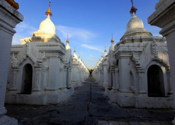 Пагода Кутодо (Kuthodaw Pagoda) – фотографии Мьянмы