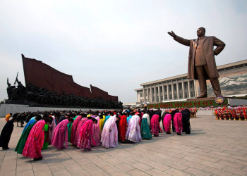 Монумент лидеру Северной Кореи Ким Чен Иру – фотографии Северной Кореи