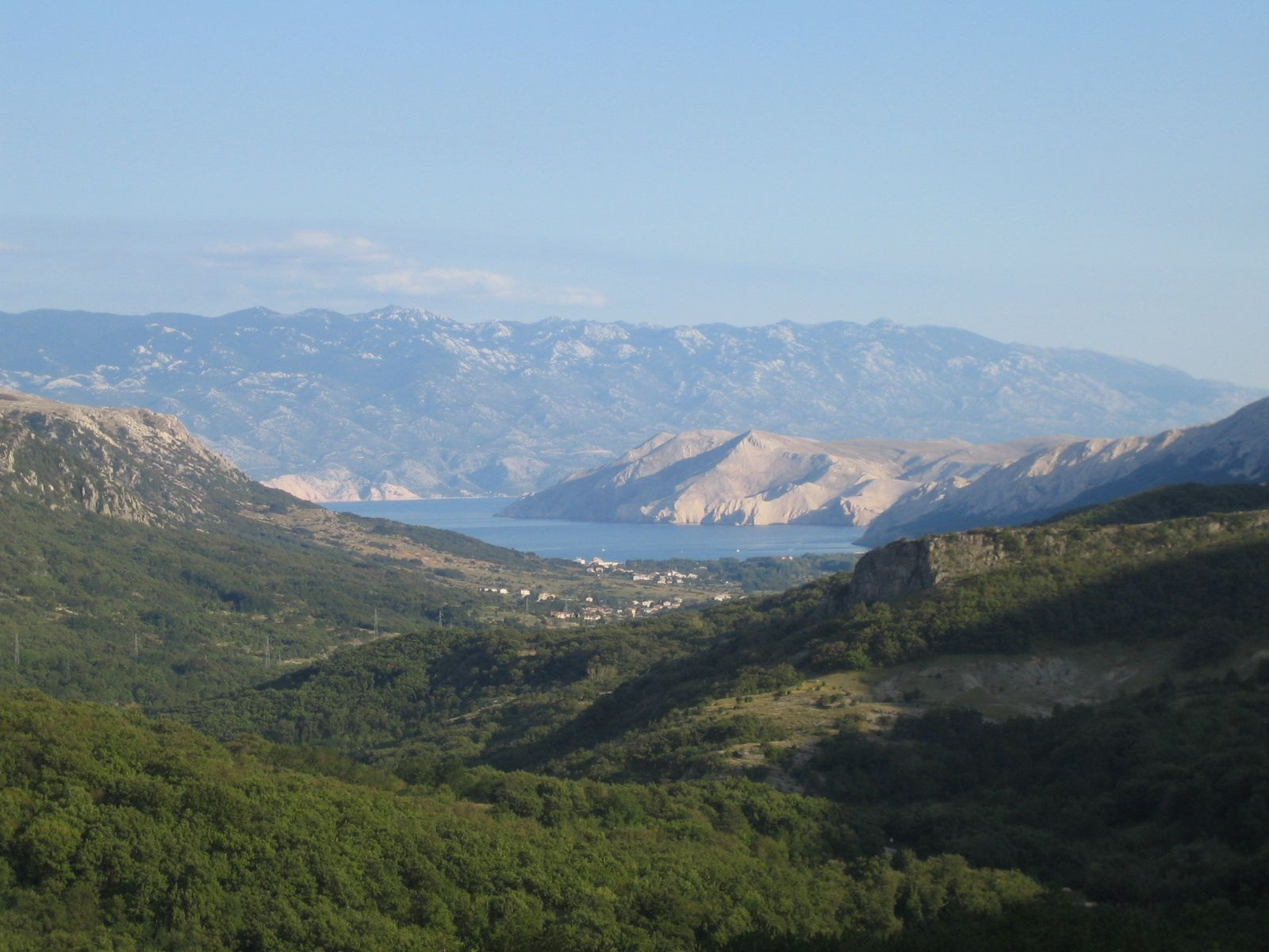 Горы на острове Крк, Хорватия – фотографии Хорватии