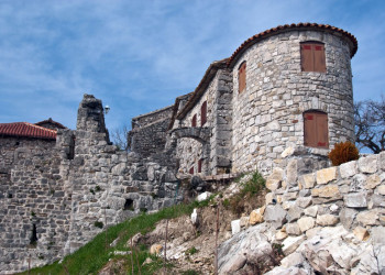 Хум (Hum) – крохотный город-крепость в Хорватии – фотографии Хорватии