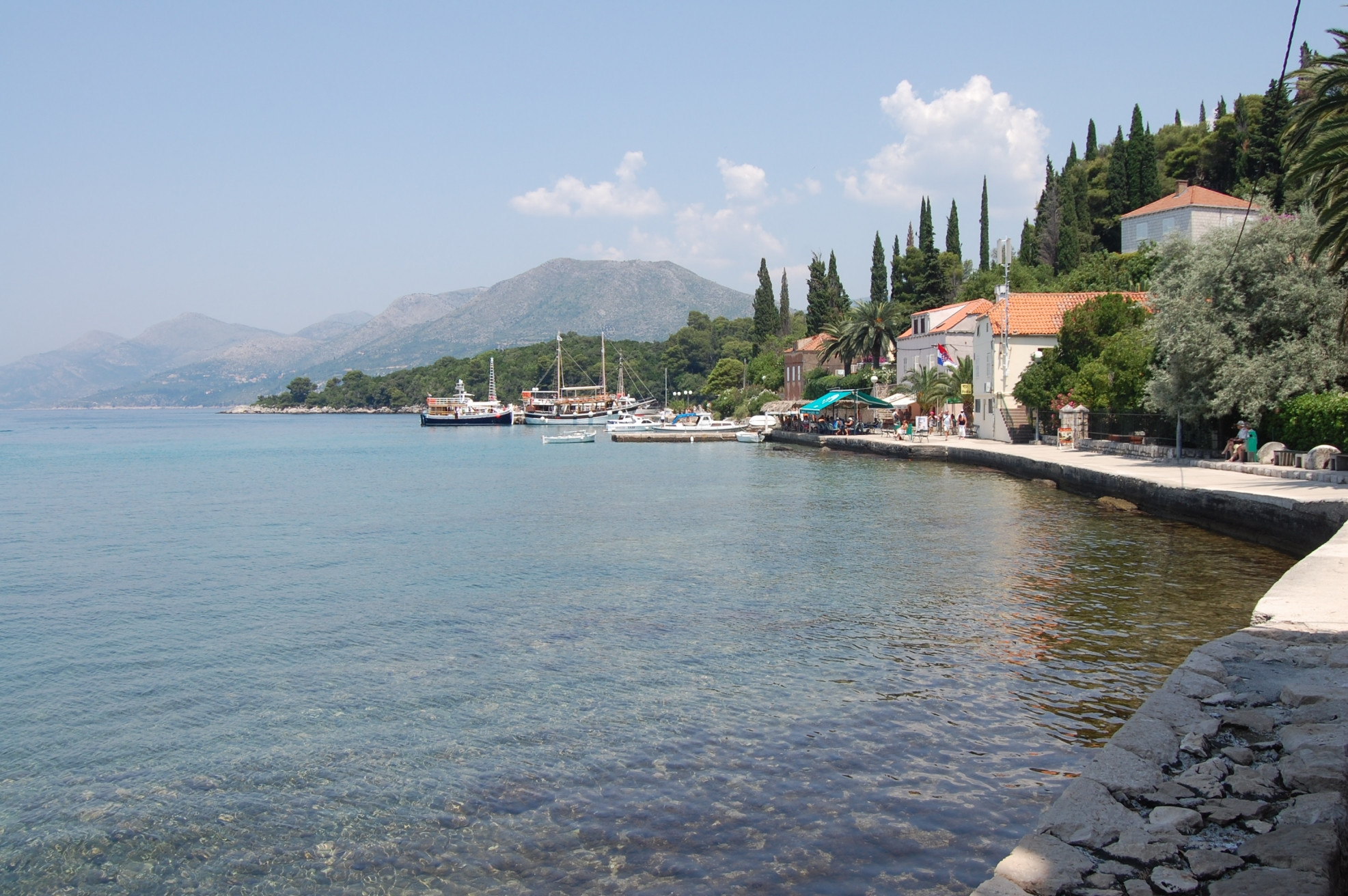 Набережная на острове Колочеп, Хорватия – фотографии Хорватии