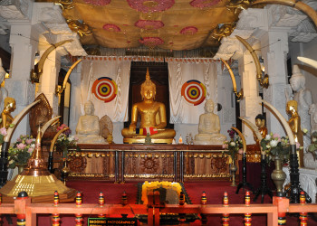 Храм Зуба Будды, также известный как Шри Далада Малигава. Фото 6 – фотографии Шри-Ланки