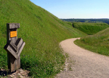 Живописные холмы в окрестностях Кернаве – фотографии Литвы