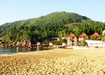 Красивый пляж в Куинён (Quy Nhon) – фотографии Вьетнама