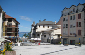 Дома в Эвиан-ле-Бен, Франция. Фото 3 – фотографии Франции