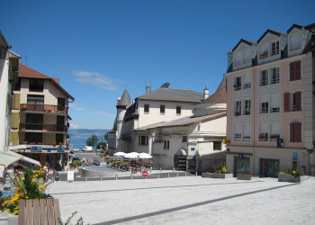 Дома в Эвиан-ле-Бен, Франция. Фото 3 – фотографии Франции