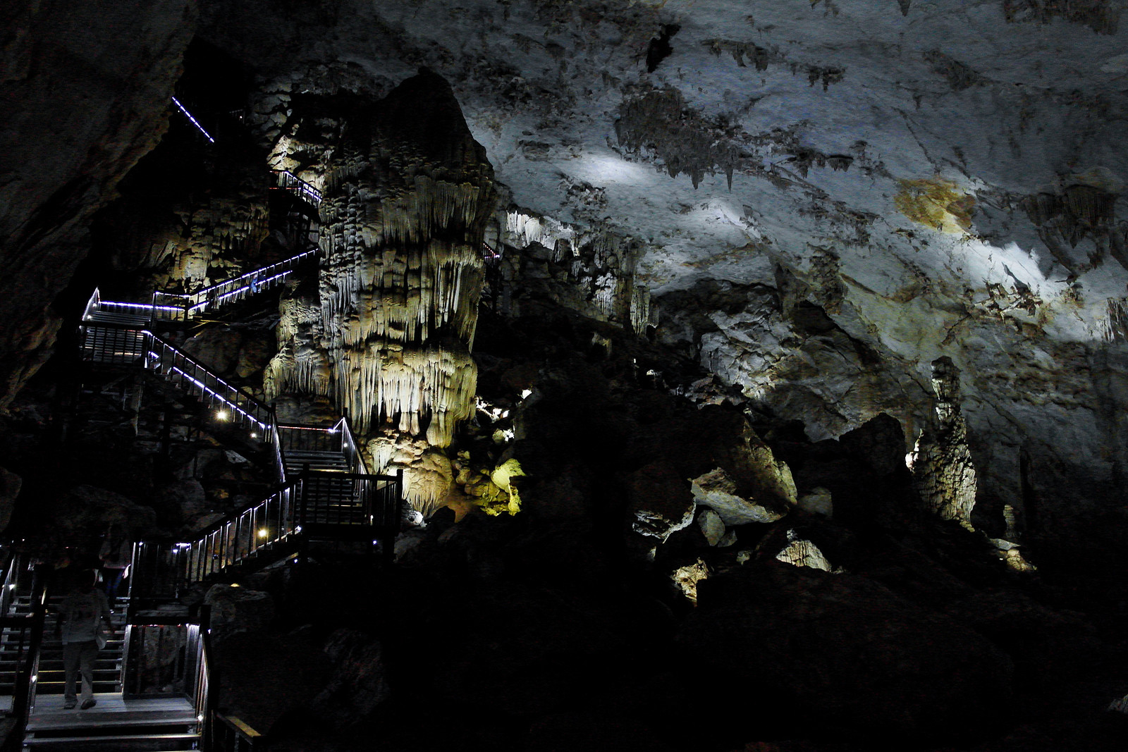 Пещера Шондонг в национальном парке Фонгня-Кебанг во Вьетнаме – фотографии Вьетнама
