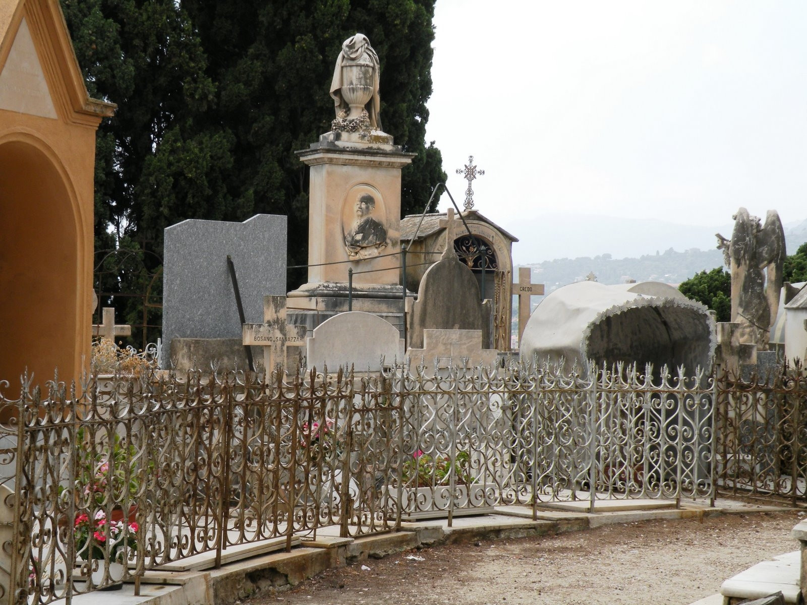 Кладбище в Ментоне, Франция. Фото 3 – фотографии Франции