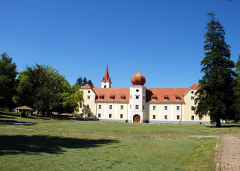 Монастырь в Словонии, Хорватия – фотографии Хорватии