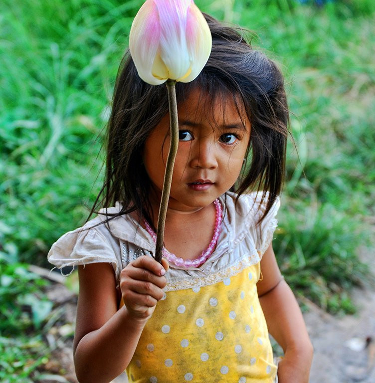 Девочка на озере Топлесап, Камбоджа – фотографии Камбоджи