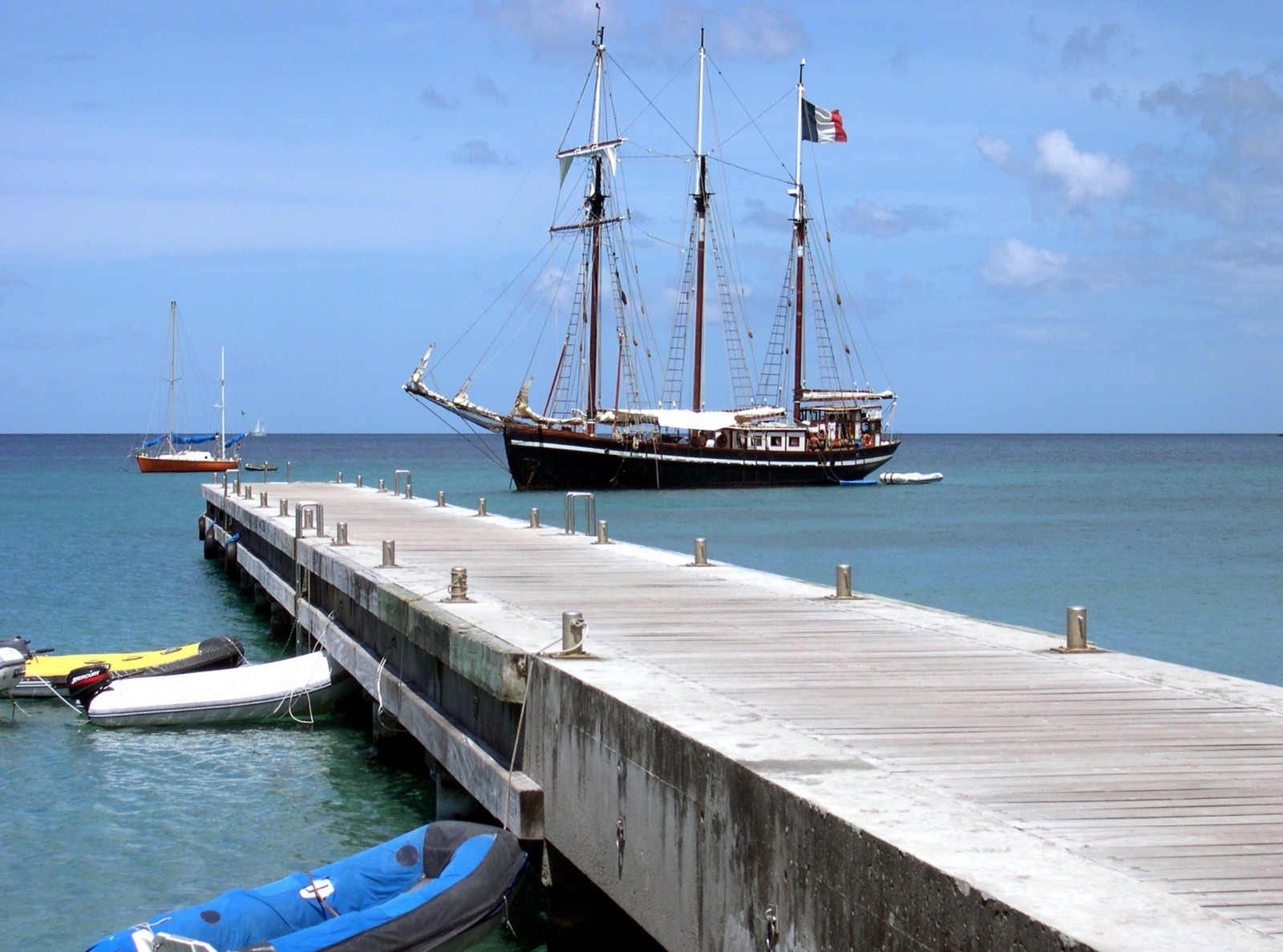 Причал в Ле-Труа-Иле – фотографии Мартиники