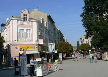 Улица в Варне, Болгария. Фото 11 – фотографии Болгарии