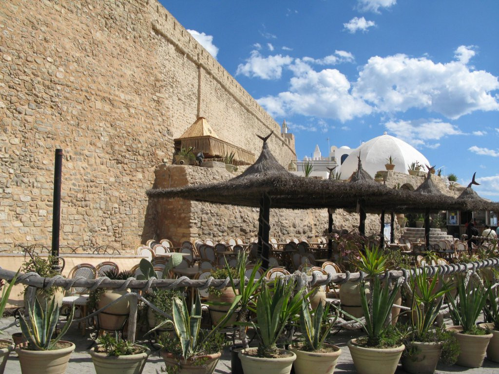Уличное кафе в Северном Тунисе. Фото 1 – фотографии Туниса
