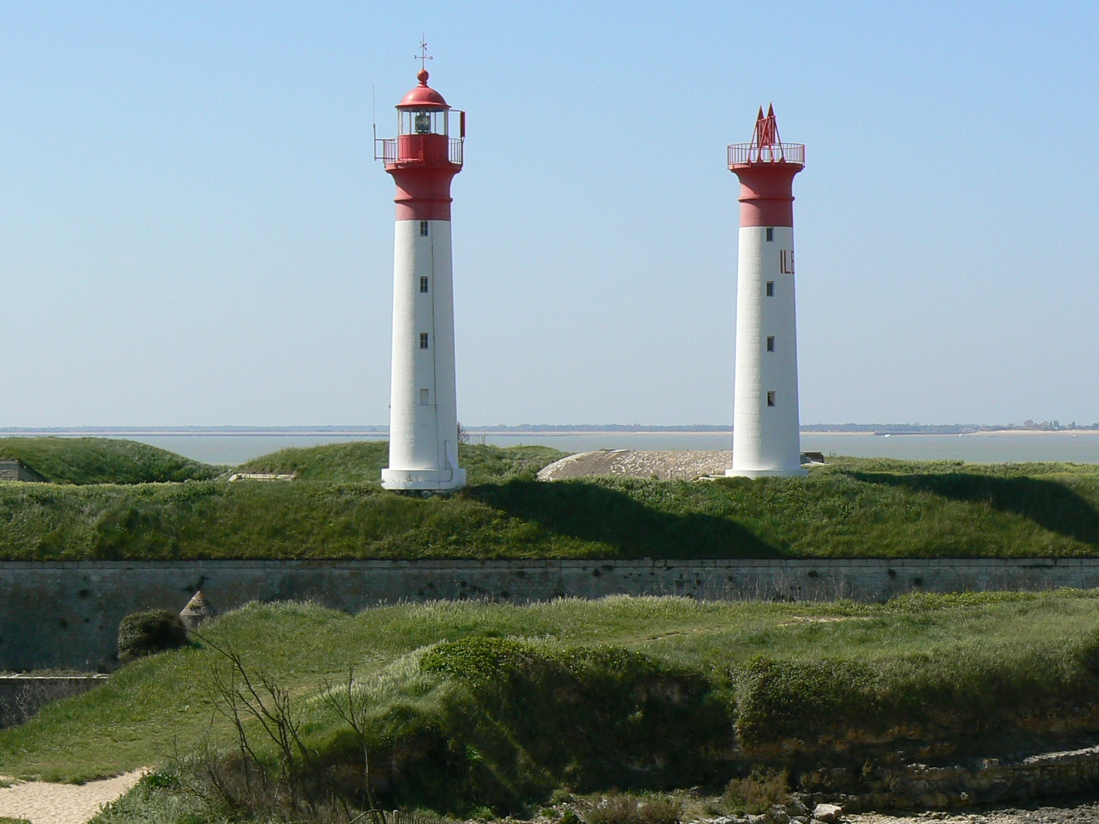 Маяк на острове Иль-д'Э, Франция – фотографии Франции