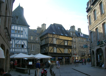 Дома в Динане, Франция. Фото 5 – фотографии Франции