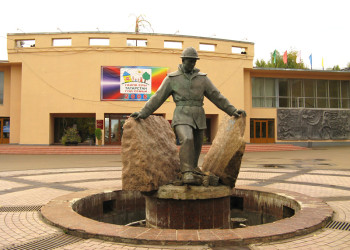 Памятник нефтяникам в Елабуге. Фото 1 – фотографии России