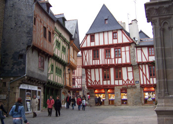 Магазины в Ванне, Франция. Фото 1 – фотографии Франции