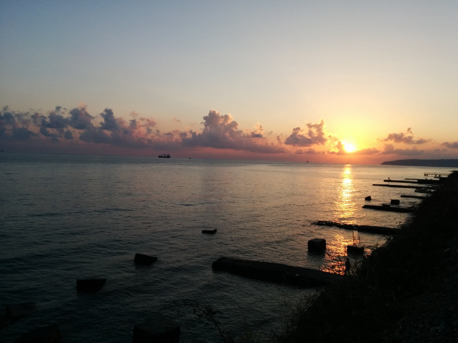 Побережье возле поселка Южный, июль 2014. Фото 2 – фотографии России