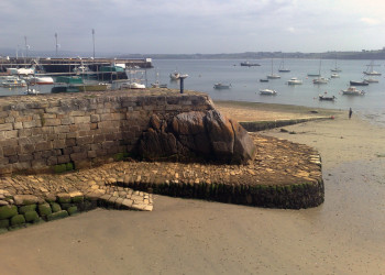 Набережная в Дуарненезе, Франция. Фото 2 – фотографии Франции