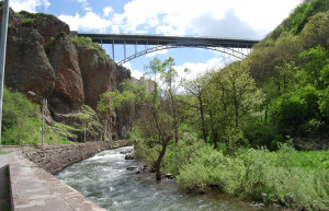Мост над ущельем Джермука, Армения – фотографии Армении