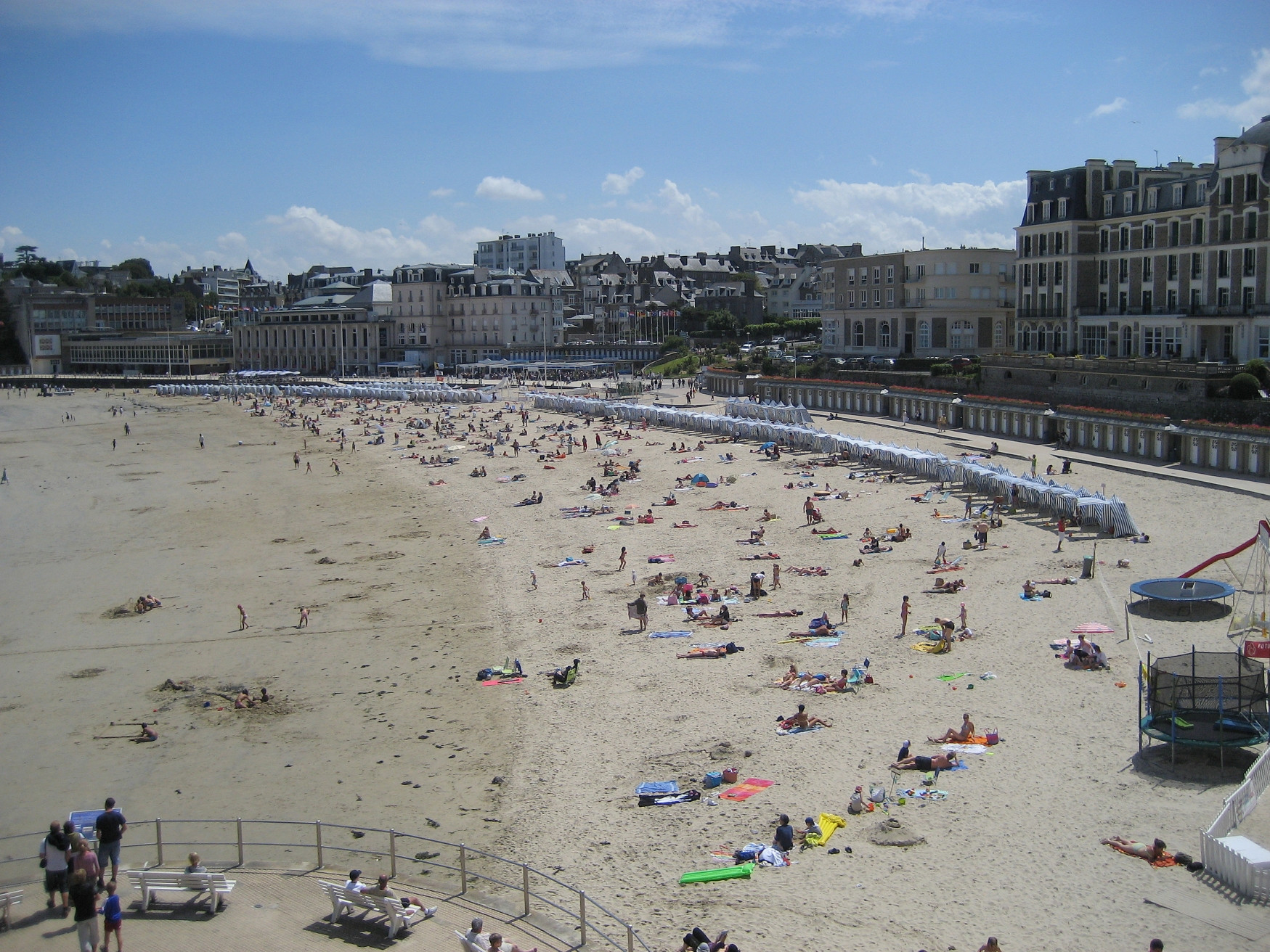 Пляж в Динарде, Франция. Фото 1 – фотографии Франции