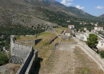 Горы в Корте, Франция – фотографии Франции