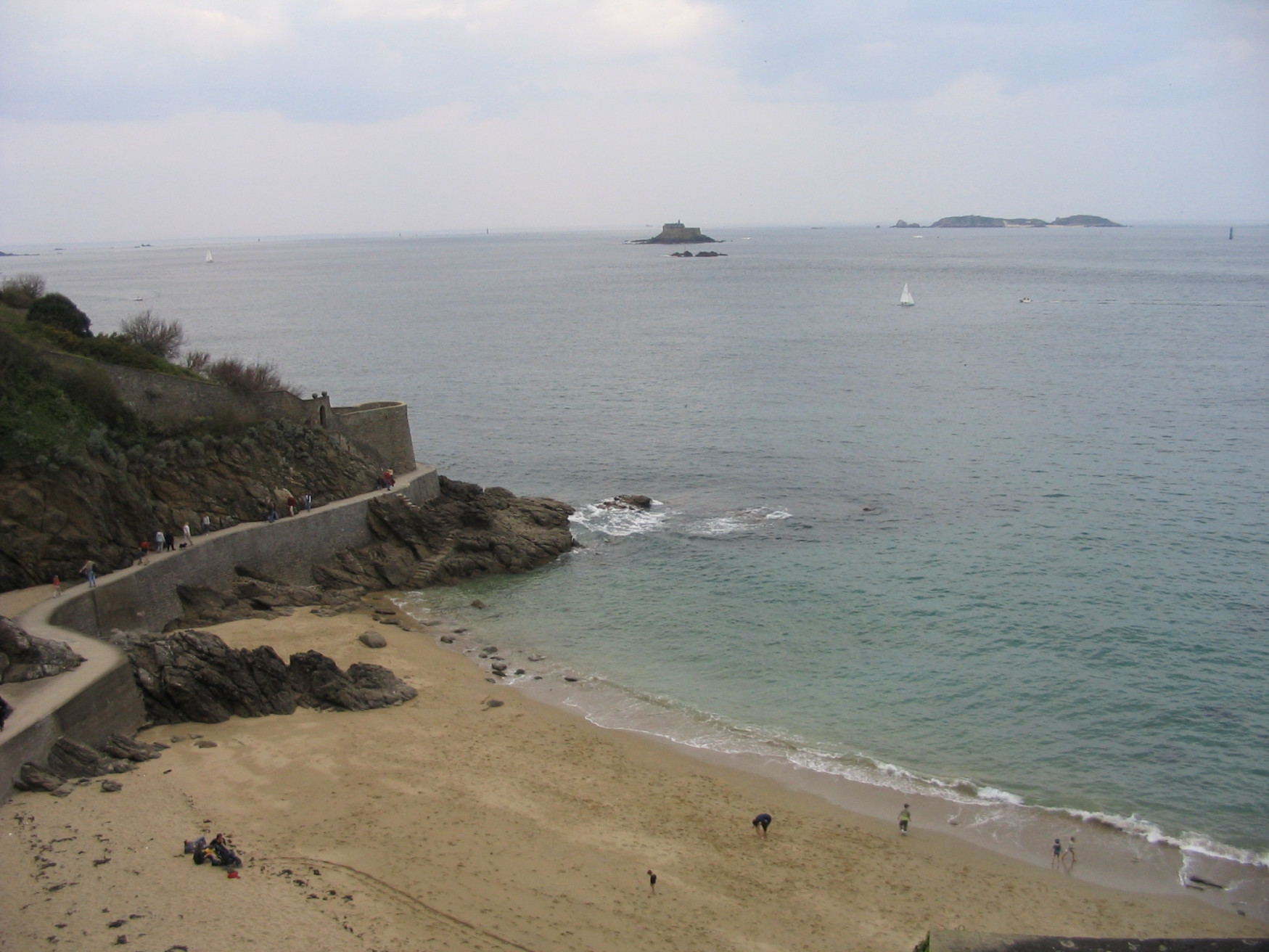 Пляж в Динарде, Франция. Фото 1 – фотографии Франции