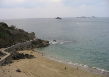 Пляж в Динарде, Франция. Фото 1 – фотографии Франции