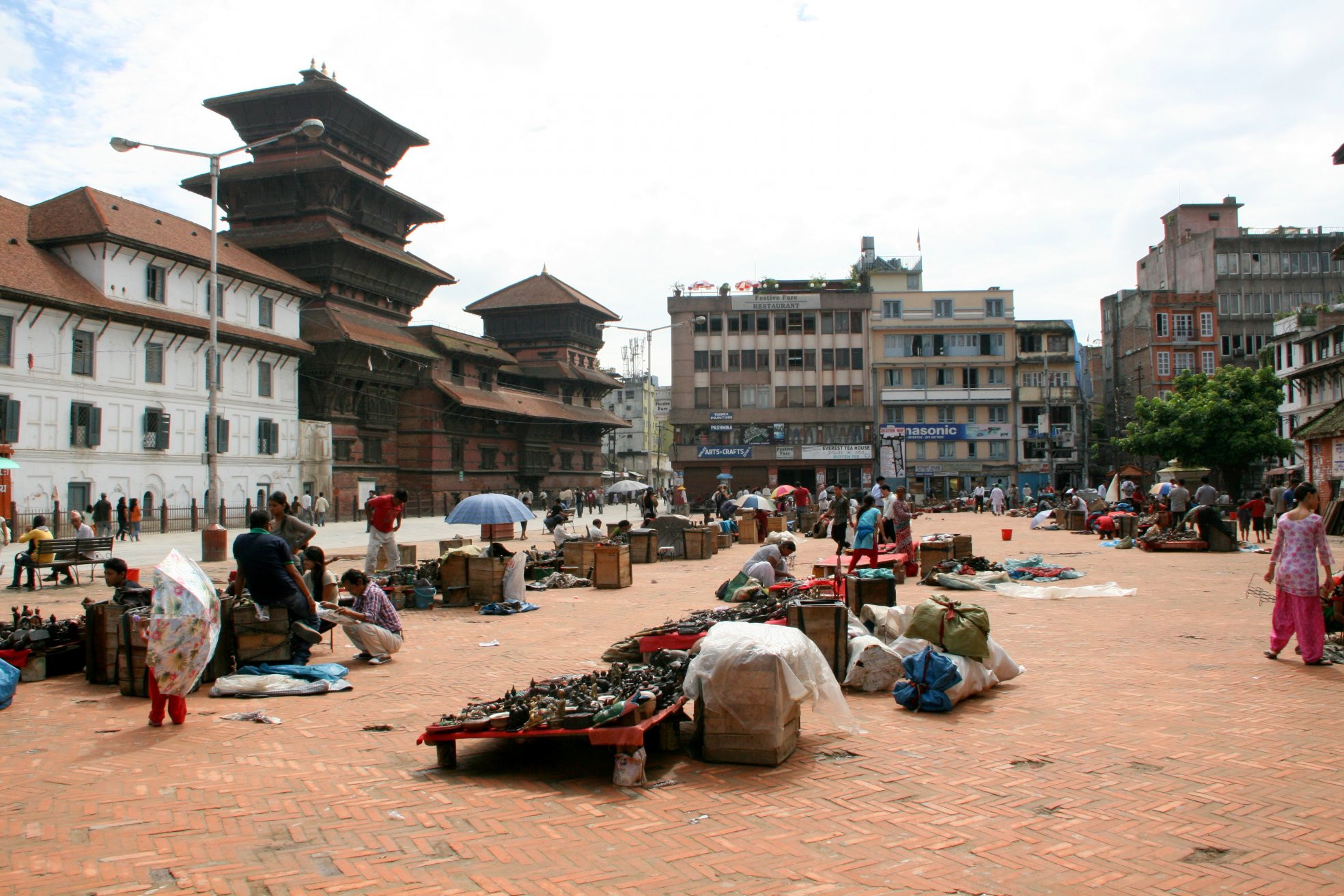 Торговцы на площади Дурбар – фотографии Непала