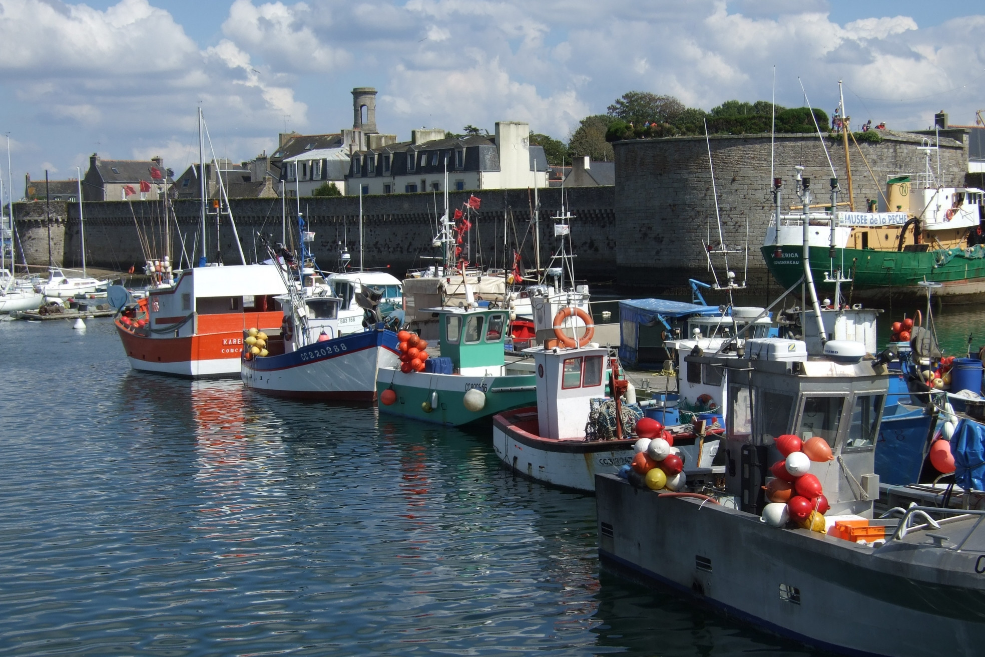 Яхты и катера в Конкарно, Франция. Фото 3 – фотографии Франции