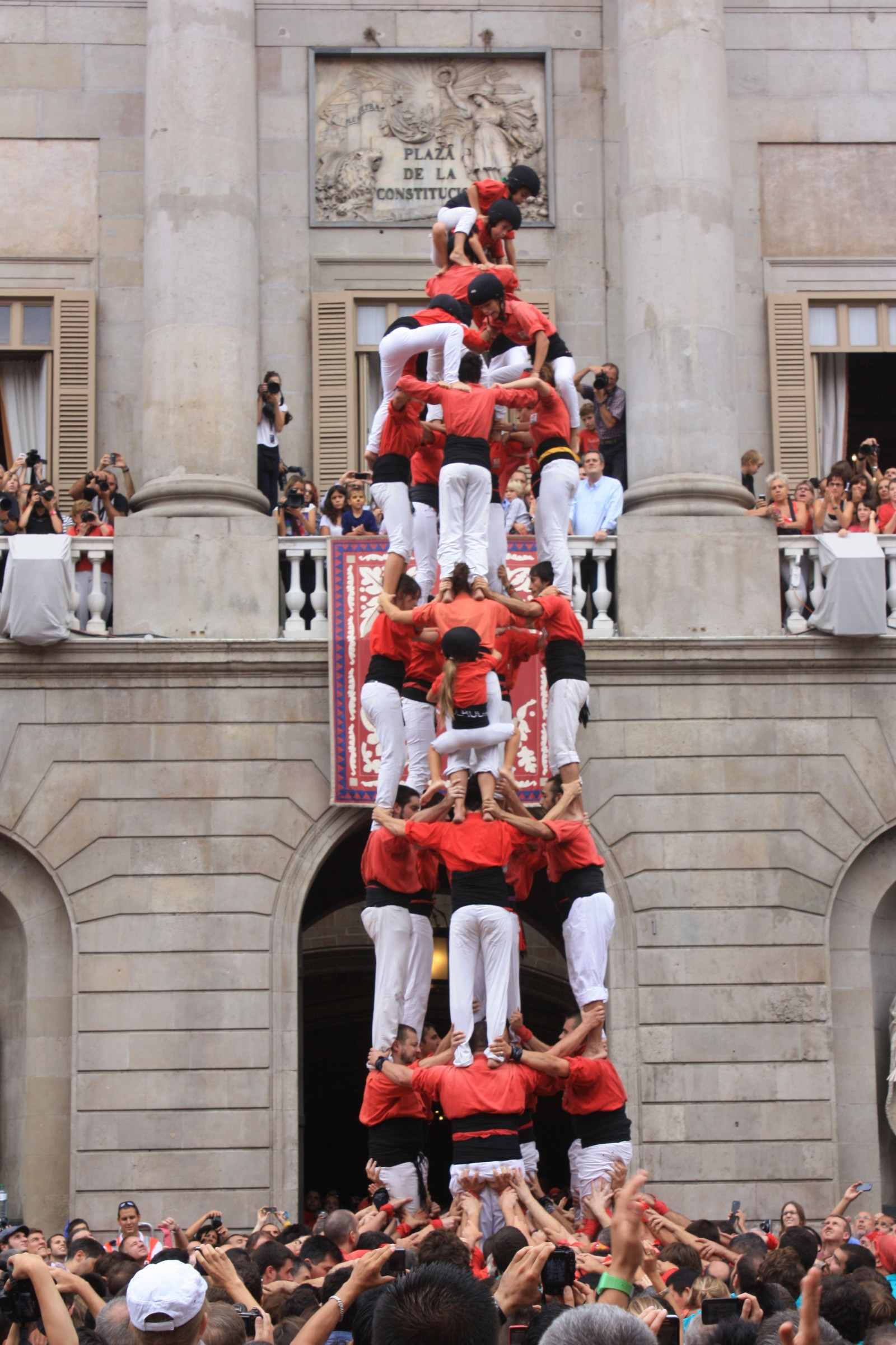 Касте́ли (Castells), так известные как человеческие за́мки – фотографии Испании