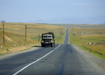 Дорога в окрестностях Сисиана – фотографии Армении