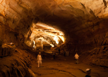 Огромная пещера в парке Фонгня-Кебанг – фотографии Вьетнама