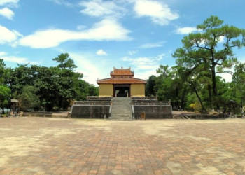 Гробница Минь Манга в окрестностях Хюэ – фотографии Вьетнама