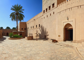 Форт Низва – фотографии Омана