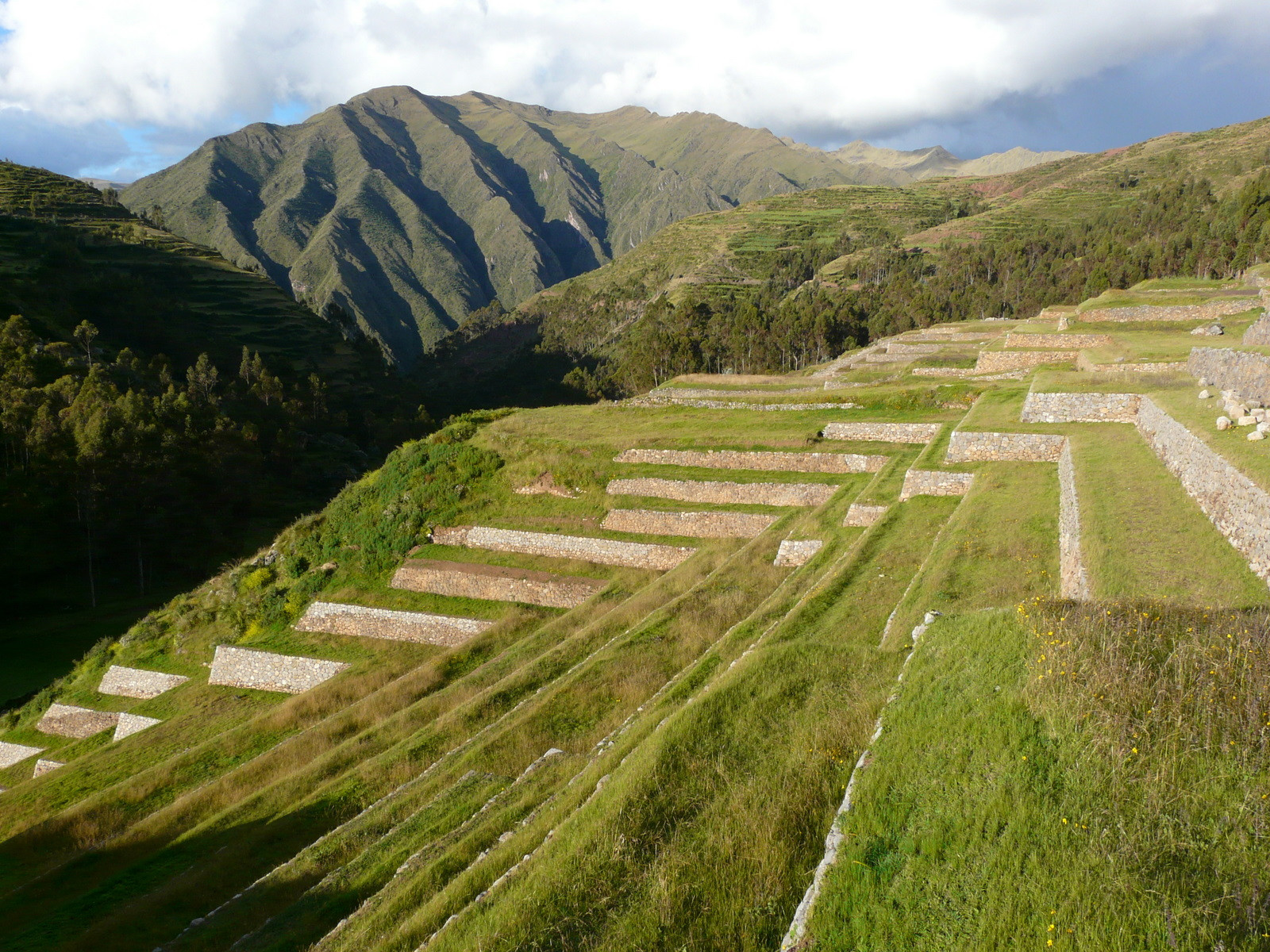 Инкские террасы в Чинчеро (Chinchero) – фотографии Перу