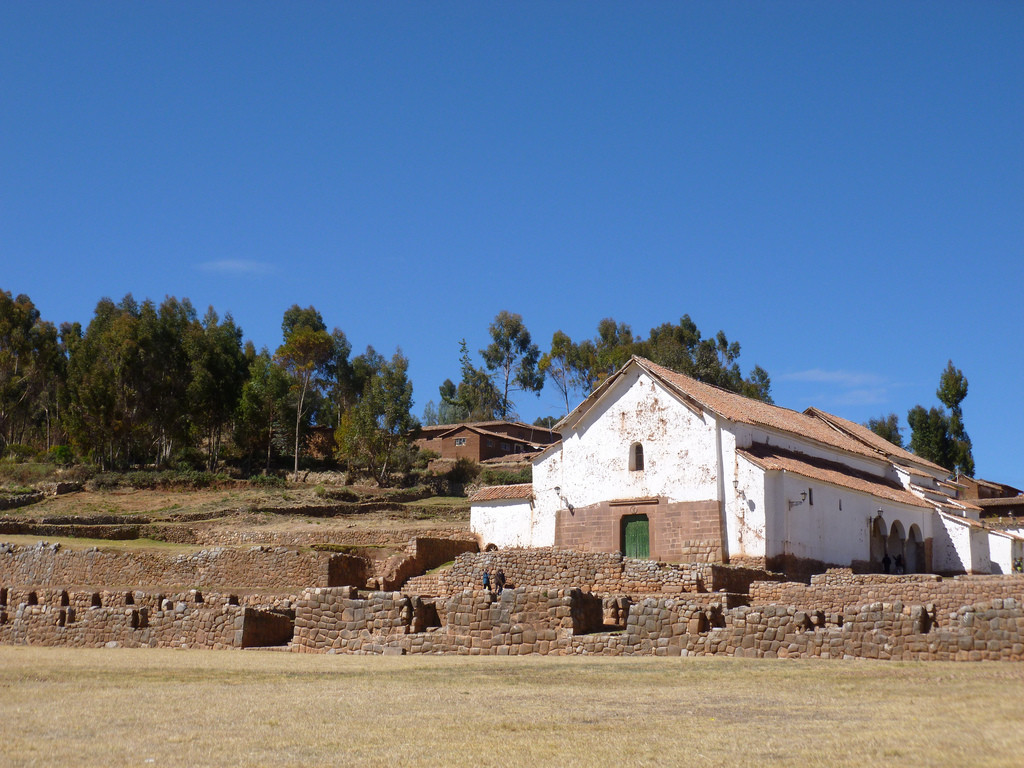 Остатки сооружений инков в Чинчеро (Chinchero) – фотографии Перу