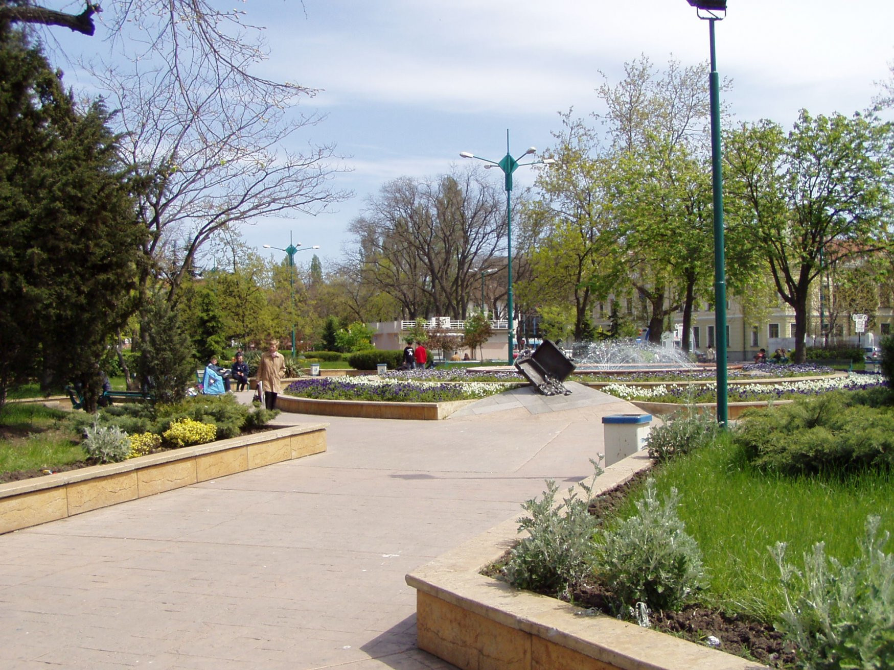 Сквер в Бургасе, Болгария. Фото 1 – фотографии Болгарии