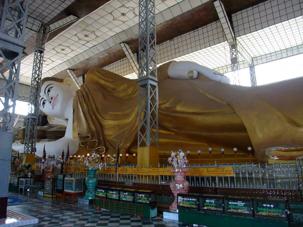 Статуя Будды Шветхальяуна – фотографии Мьянмы