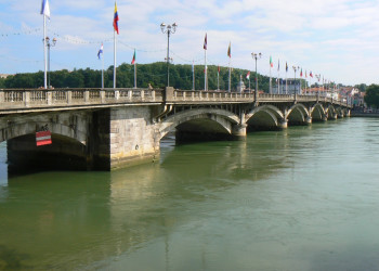 Мост в Байонне, Франция – фотографии Франции