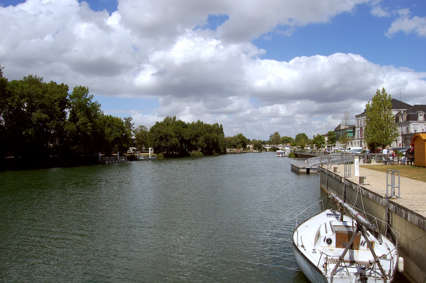 Река в Коньяке, Франция. Фото 3 – фотографии Франции