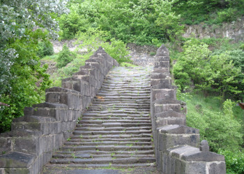 Каменная лестница. Алаверди. Армения. – фотографии Армении