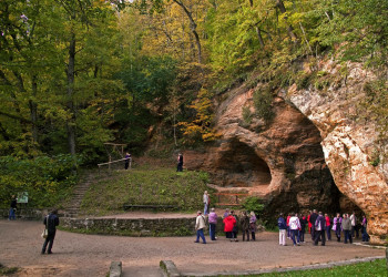 Пещера Гутманя в окрестностях Сигулды (Латвия) – фотографии Латвии
